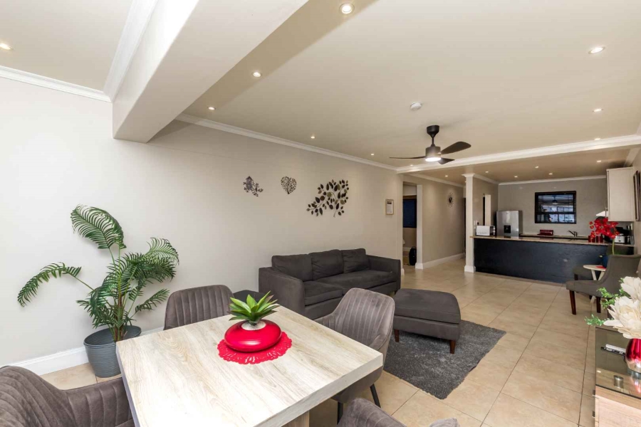 2 Bedroom Property for Sale in Sea Point Western Cape